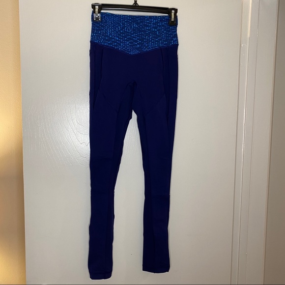Lululemon All The Right Places Blue with blue snakeskin/water effect - Picture 1 of 4